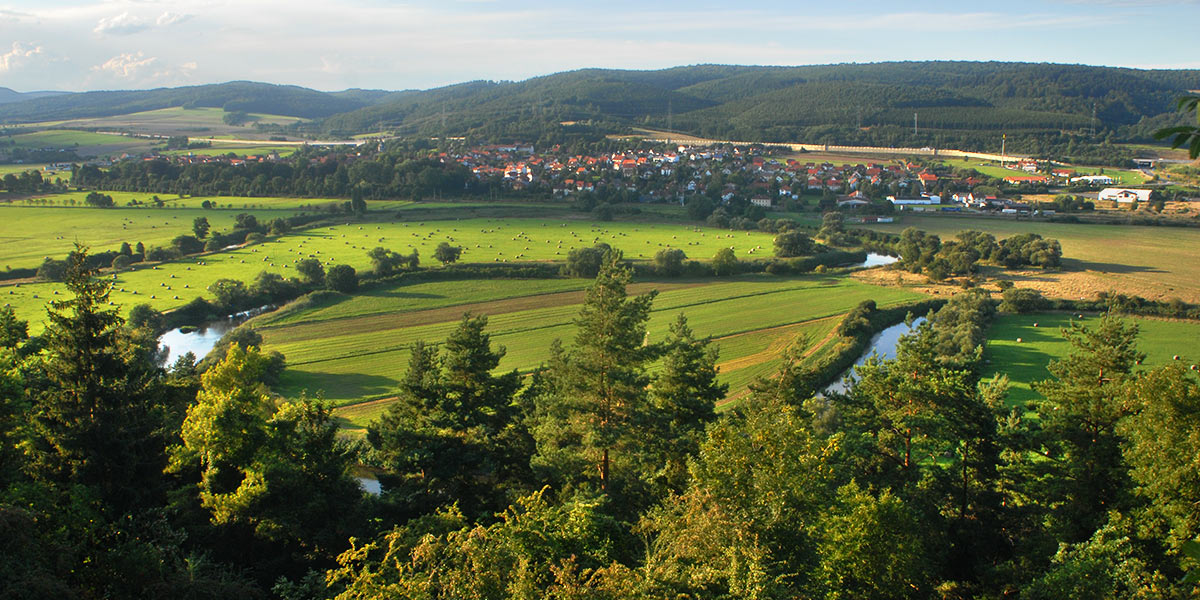 Blick auf die Werraschleifen (Kuchenbrett) von der Ruine Brandenburg (Foto: Andreas Kuhrt)